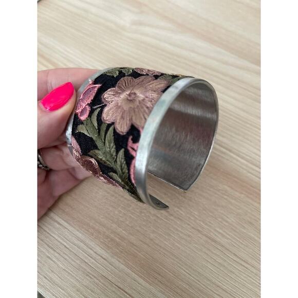 Light Pink Flower Embroidery Cuff Bracelet - Picture 2 of 5